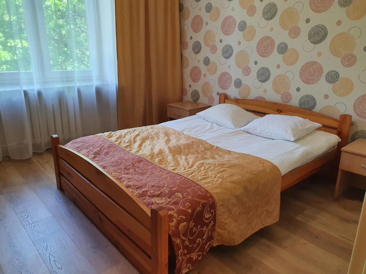 Hotel Iskra 2*