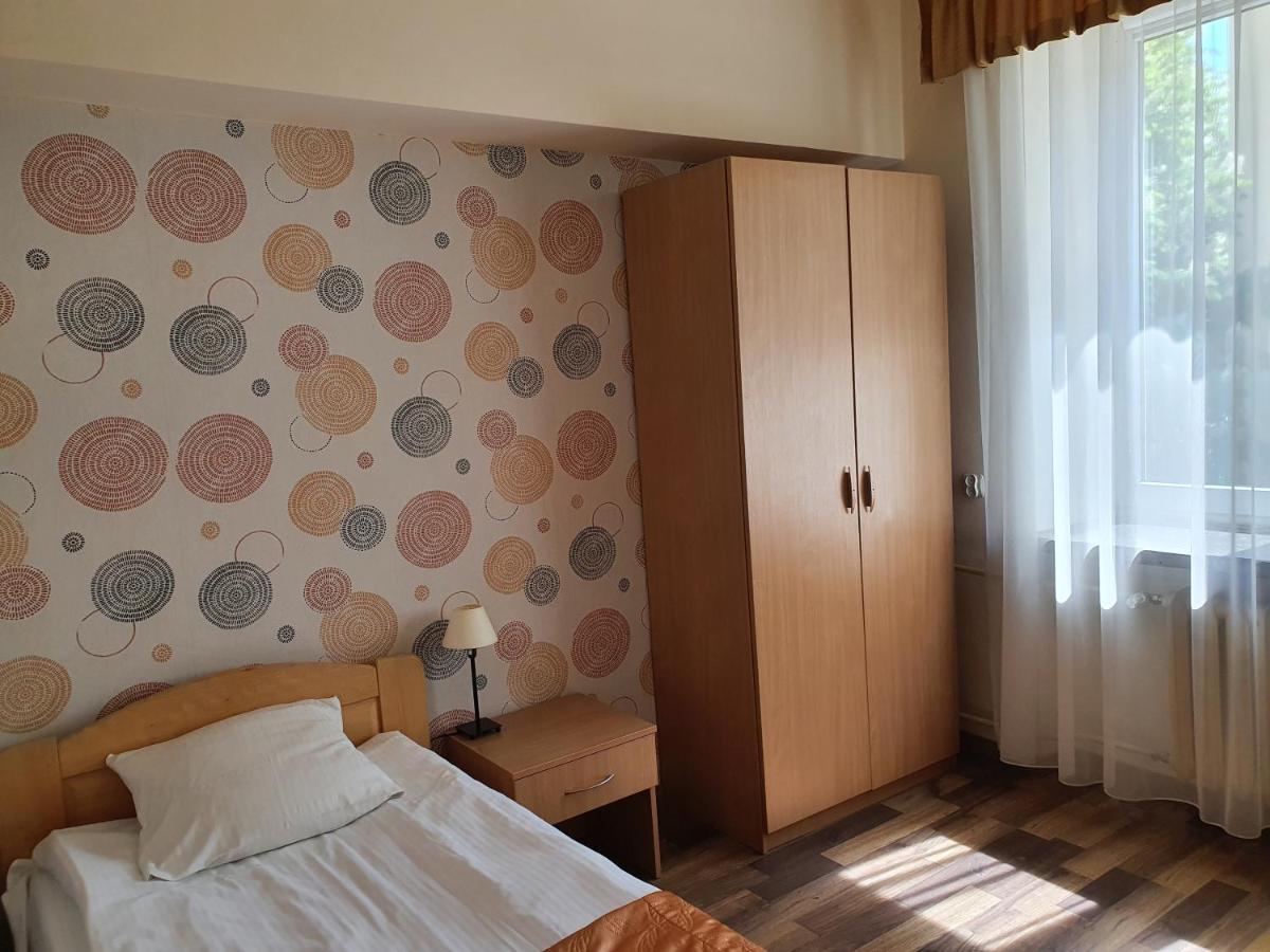 Iskra Hotel 2*