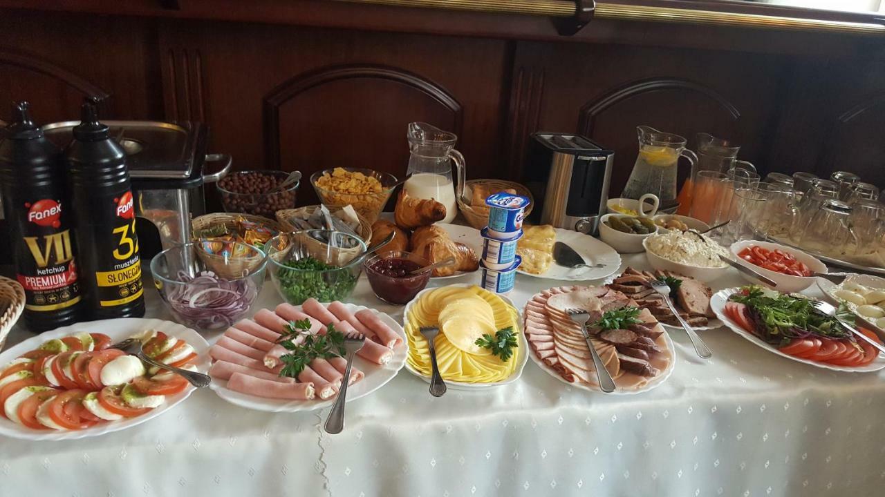 Hotel Iskra 2*