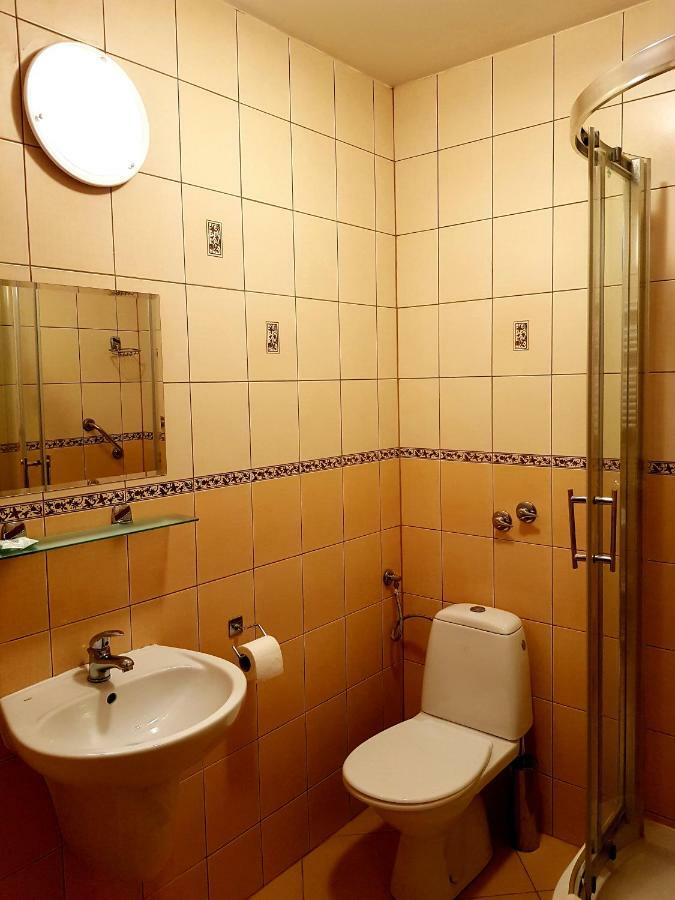 Iskra Hotel 2*