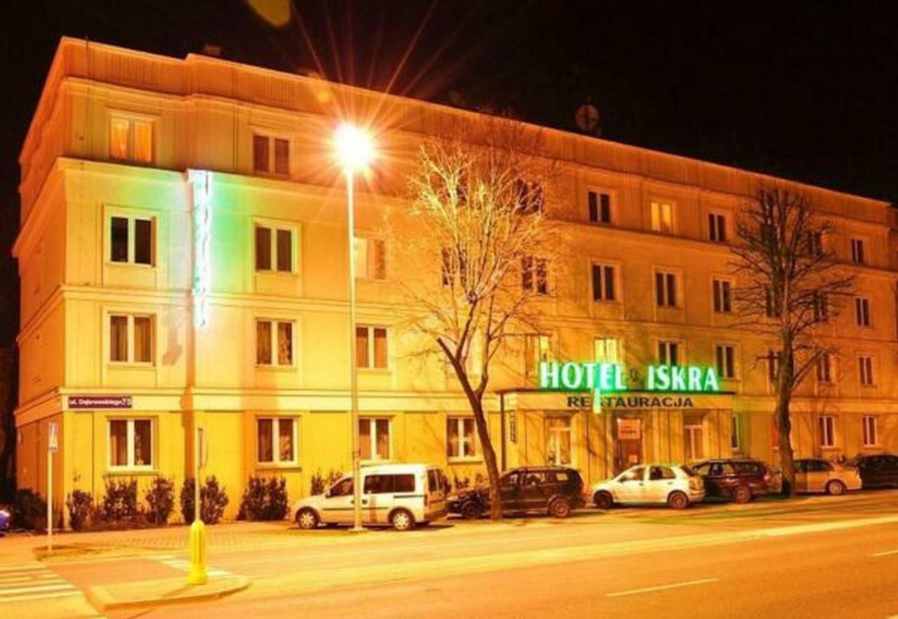 Iskra Hotel 2*
